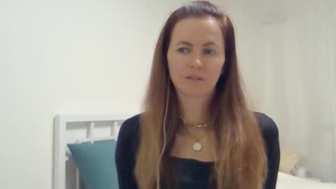 valerie_rose777 online show from 10.18.25