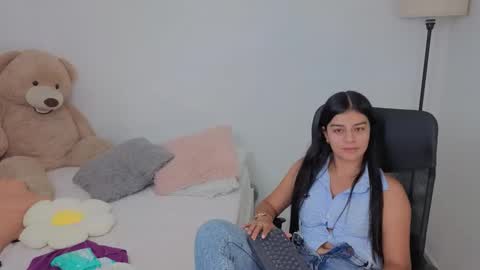 Juli C online show from 10.04.25