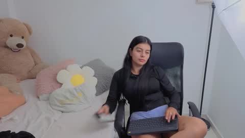 Juli C online show from 10.08.25