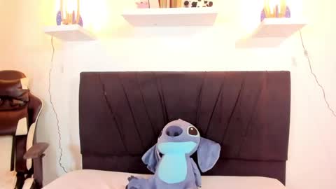 Snapshot of valeriie_pretty chatting on 02.26.25 Vale online show from 02.26.25