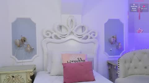   online show from 10.08.25