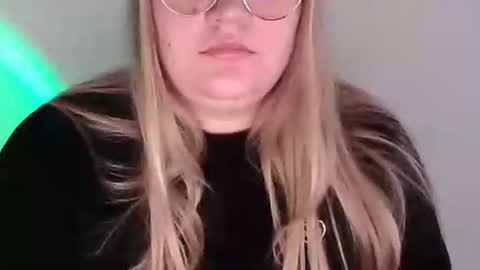 Snapshot of valerivane chatting on 11.28.25 Valery online show from 11.28.25