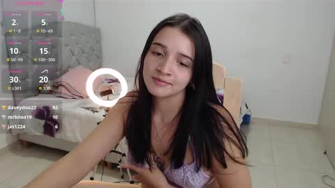 Snapshot of valery_alejo chatting on 12.29.24 valeria online show from 12.29.24