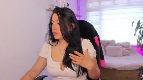 valery_bonnet1 online show from 10.23.25