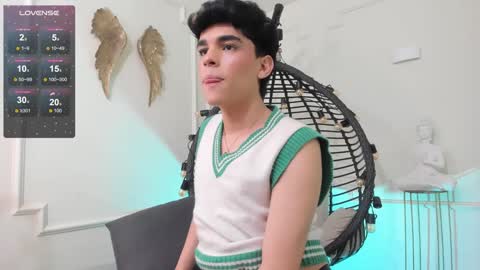 Snapshot of valery_hil chatting on 12.16.24 Thomy online show from 12.16.24