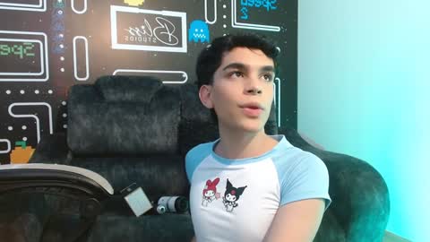 Snapshot of valery_hil chatting on 01.09.25 Thomy online show from 01.09.25