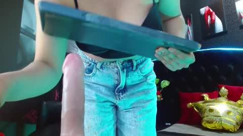 Valeria online show from 12.18.24