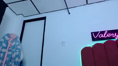 B V Naughty online show from 12.06.24