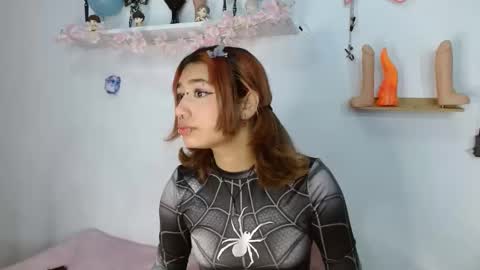 Snapshot of valerysmith18 chatting on 10.24.25 zoe online show from 10.24.25