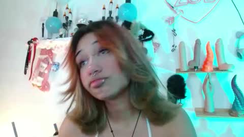 Snapshot of valerysmith18 chatting on 12.22.25 zoe online show from 12.22.25