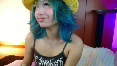 Snapshot of valerysmith18 chatting on 04.17.26 zoe online show from 04.17.26