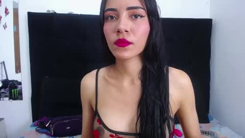 Snapshot of valerythompsonper chatting on 09.15.25 valery online show from 09.15.25