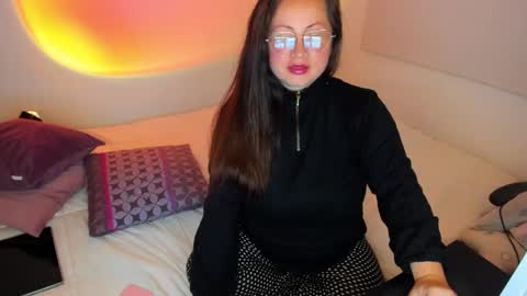 My name is Valery... Nice to meet you  thumb up me please its important online show from 12.20.24