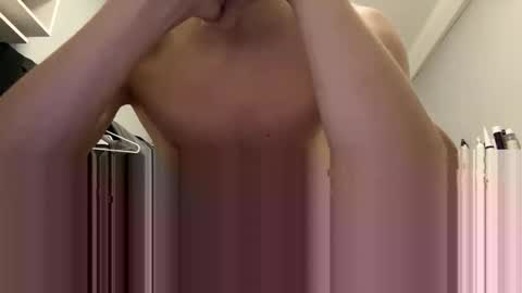 Snapshot of valesios chatting on 09.25.25 valesios online show from 09.25.25