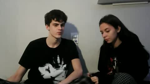 Snapshot of valesios chatting on 12.22.25 valesios online show from 12.22.25