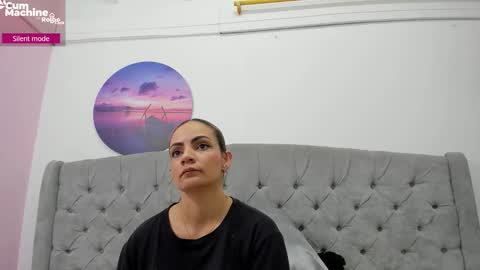 Snapshot of valesskahall chatting on 11.07.25 Valesskahall online show from 11.07.25