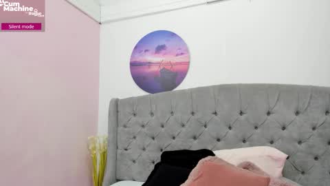 Snapshot of valesskahall chatting on 11.22.25 Valesskahall online show from 11.22.25