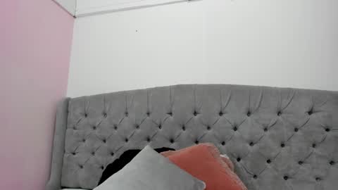 Snapshot of valesskahall chatting on 12.15.25 Valesskahall online show from 12.15.25