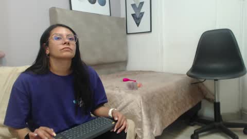 valevicious online show from 02.25.25