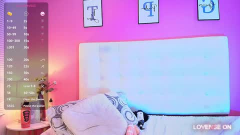 Valkiria moore  online show from 12.23.24