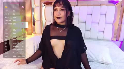 Valkiria moore  online show from 01.31.25