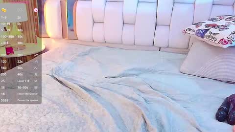 Valkiria moore  online show from 02.26.25