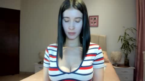 Macarena online show from 12.03.25