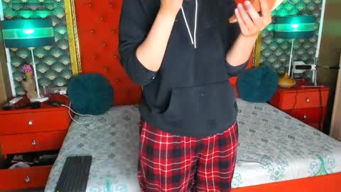 Snapshot of valleriejonnes chatting on 05.29.26 Valerie Val V online show from 05.29.26