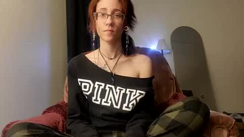 Snapshot of valleriestarr chatting on 02.18.25 Vallerie Starr online show from 02.18.25