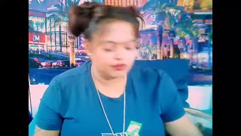 Snapshot of valleyval chatting on 01.24.25 indianvalvet priya is back online show from 01.24.25