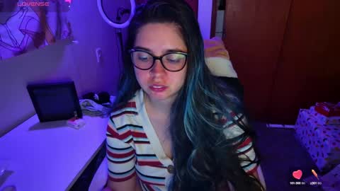 Snapshot of vallolet1_ chatting on 12.08.24 Im Violet online show from 12.08.24