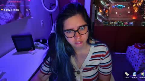 Snapshot of vallolet1_ chatting on 12.08.24 Im Violet online show from 12.08.24