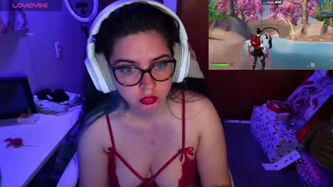 Snapshot of vallolet1_ chatting on 12.09.24 Im Violet online show from 12.09.24