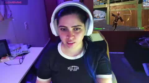 Snapshot of vallolet1_ chatting on 12.31.24 Im Violet online show from 12.31.24