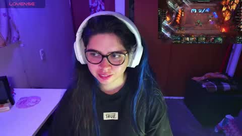 Snapshot of vallolet1_ chatting on 01.08.25 Im Violet online show from 01.08.25