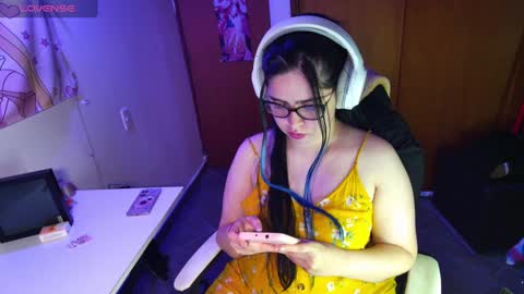 Snapshot of vallolet1_ chatting on 01.10.25 Im Violet online show from 01.10.25