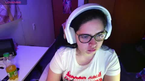 Snapshot of vallolet1_ chatting on 01.14.25 Im Violet online show from 01.14.25