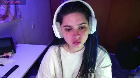 Snapshot of vallolet1_ chatting on 01.14.25 Im Violet online show from 01.14.25