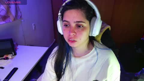 Snapshot of vallolet1_ chatting on 01.15.25 Im Violet online show from 01.15.25