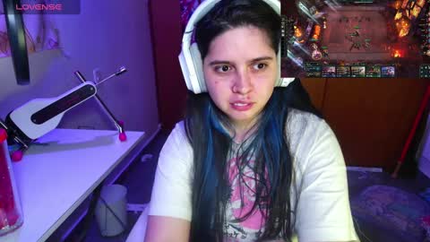 Snapshot of vallolet1_ chatting on 01.30.25 Im Violet online show from 01.30.25