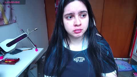 Snapshot of vallolet1_ chatting on 02.09.25 Im Violet online show from 02.09.25