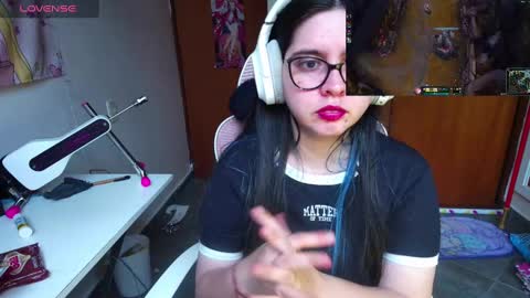 Snapshot of vallolet1_ chatting on 02.09.25 Im Violet online show from 02.09.25