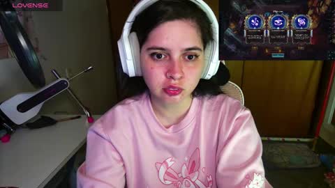 Snapshot of vallolet1_ chatting on 02.15.25 Im Violet online show from 02.15.25