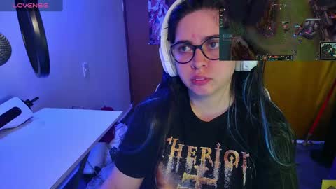 Snapshot of vallolet1_ chatting on 03.08.25 Im Violet online show from 03.08.25