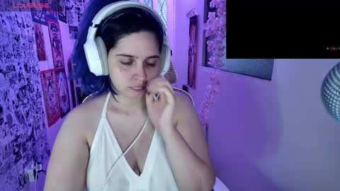 Snapshot of vallolet1_ chatting on 09.12.25 Im Violet online show from 09.12.25