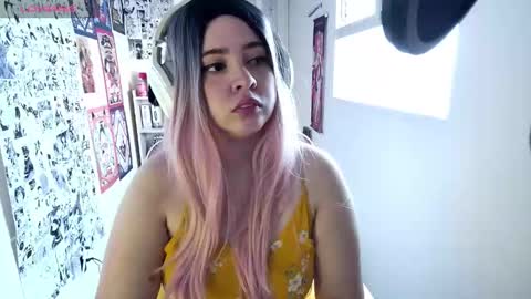 Snapshot of vallolet1_ chatting on 10.19.25 Im Violet online show from 10.19.25