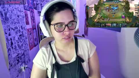 Snapshot of vallolet1_ chatting on 11.05.25 Im Violet online show from 11.05.25