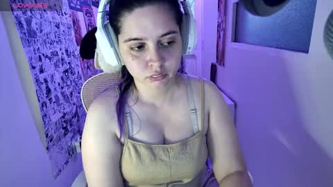 Snapshot of vallolet1_ chatting on 02.21.26 Im Violet online show from 02.21.26