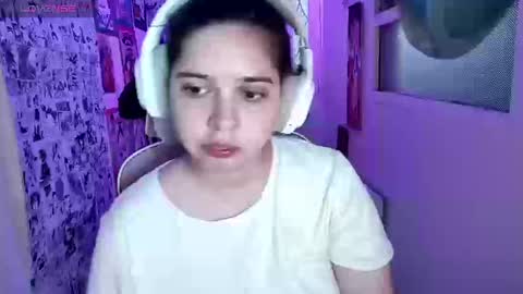 Snapshot of vallolet1_ chatting on 03.12.26 Im Violet online show from 03.12.26