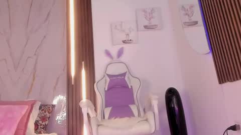 Snapshot of valloletsamar chatting on 09.12.25 Vallolet Peach  online show from 09.12.25